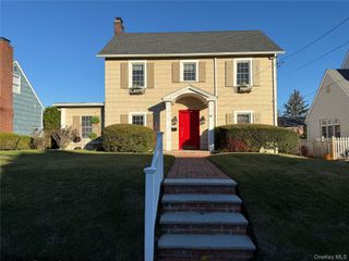 71 Hillcrest Avenue, Manhasset, NY 11030