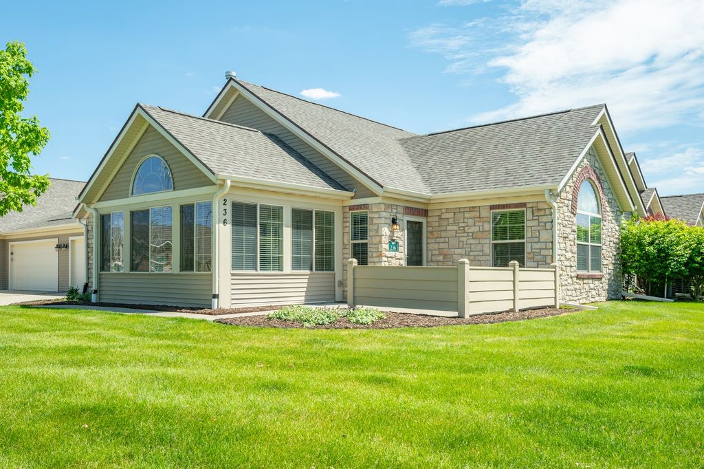 3305 SE Glenstone Drive 236, Grimes, IA 50111