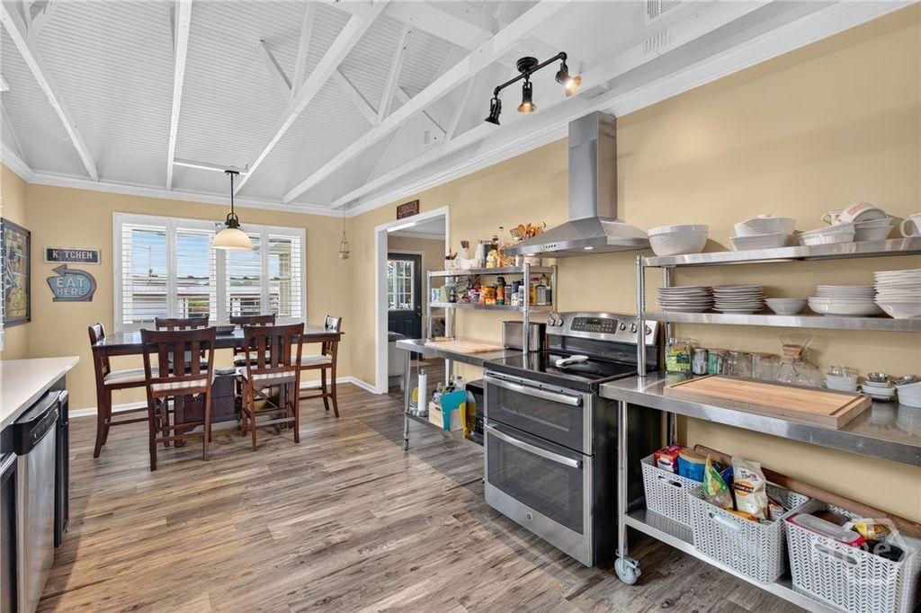 Image 15 of property listing at 505 Jones Avenue, Tybee Island, GA 31328