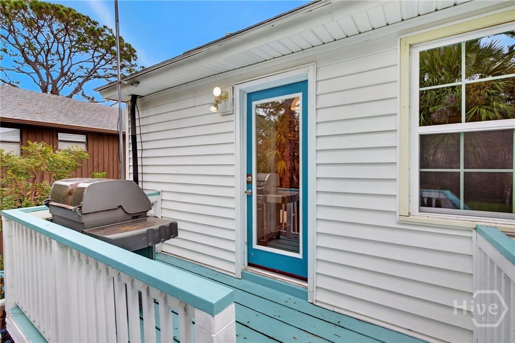 Image 19 of property listing at 505 Jones Avenue, Tybee Island, GA 31328