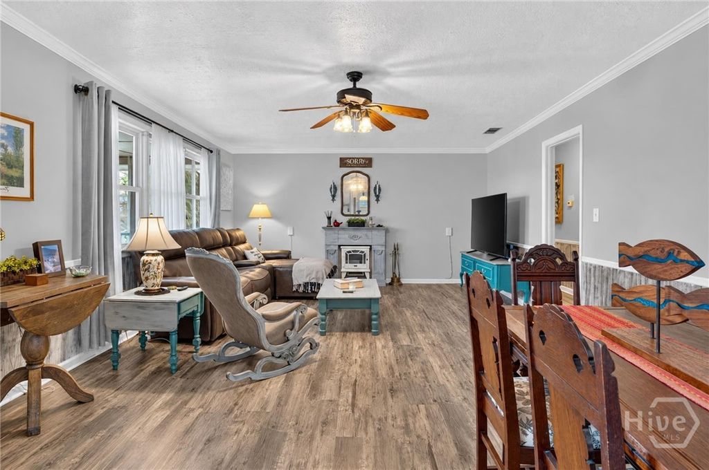 Image 5 of property listing at 505 Jones Avenue, Tybee Island, GA 31328