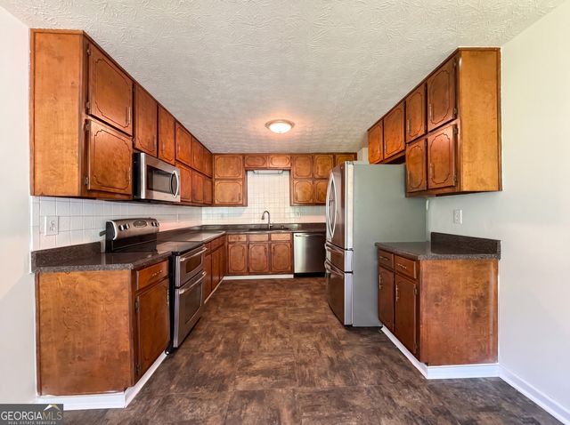 104 Belair Lane, Stockbridge, GA 30281