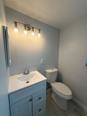 843 SKY LAKE CIRCLE B, Orlando, FL 32809
