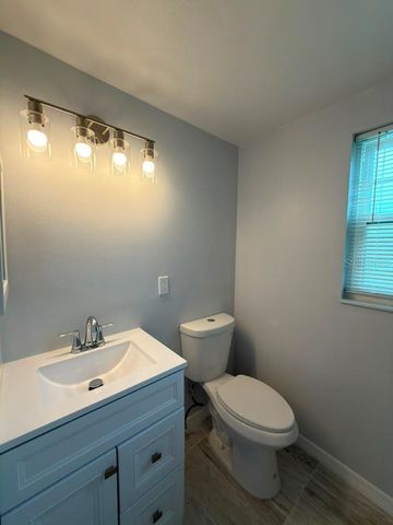 843 SKY LAKE CIRCLE B, Orlando, FL 32809