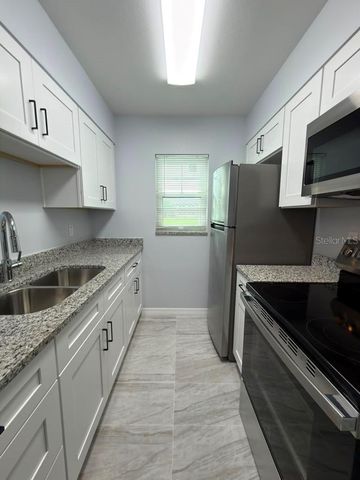 843 SKY LAKE CIRCLE B, Orlando, FL 32809