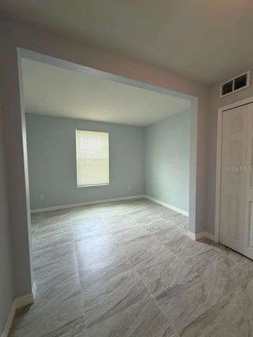 843 SKY LAKE CIRCLE B, Orlando, FL 32809