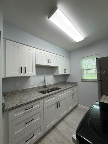 843 SKY LAKE CIRCLE B, Orlando, FL 32809