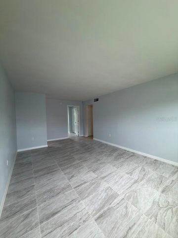 843 SKY LAKE CIRCLE B, Orlando, FL 32809