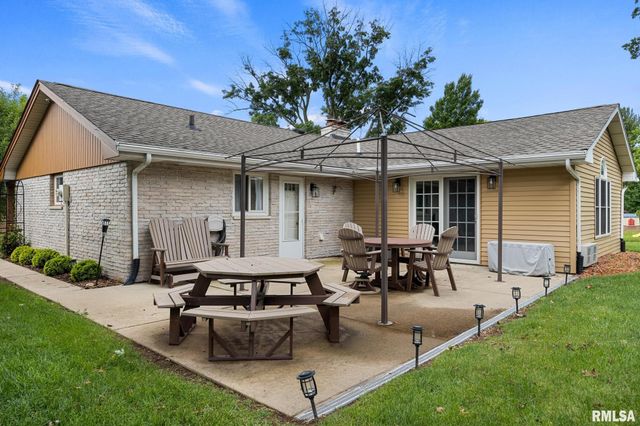 3411 CHARTWELL Street, Peoria, IL 61614