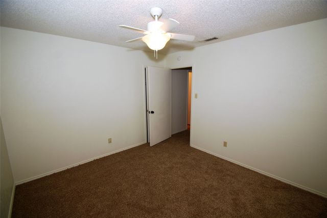 405 Shoreline Drive, Lakewood Village, TX 75068