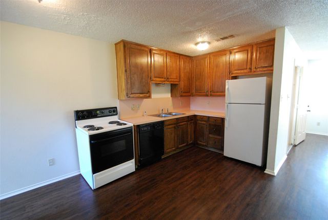 405 Shoreline Drive, Lakewood Village, TX 75068