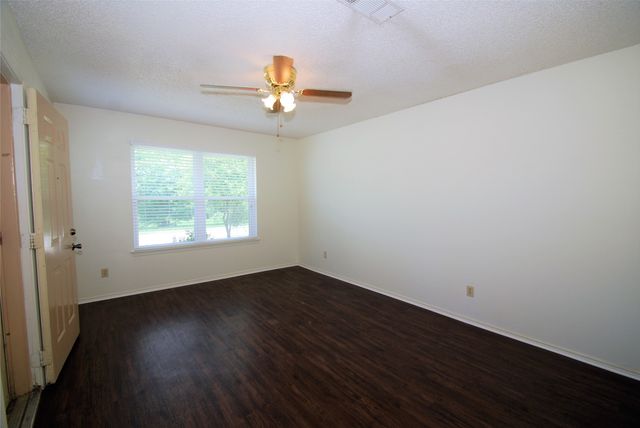 405 Shoreline Drive, Lakewood Village, TX 75068