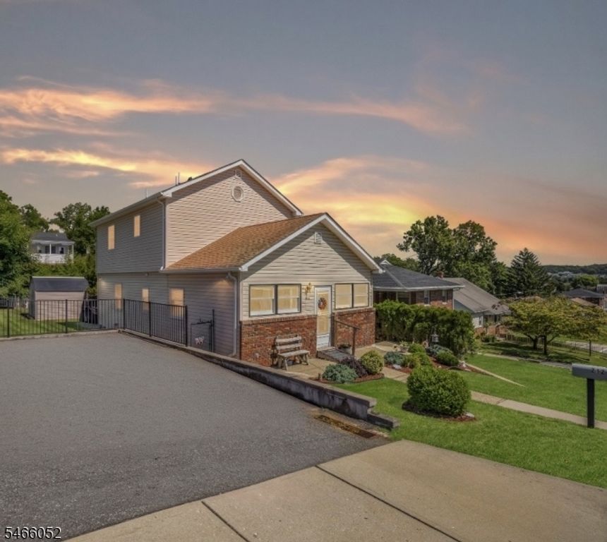 212 Gordon Ave, Totowa Boro, NJ 07512 — photo 2