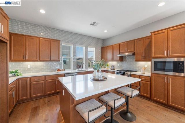 2062 Confidence Way, Dublin, CA 94568