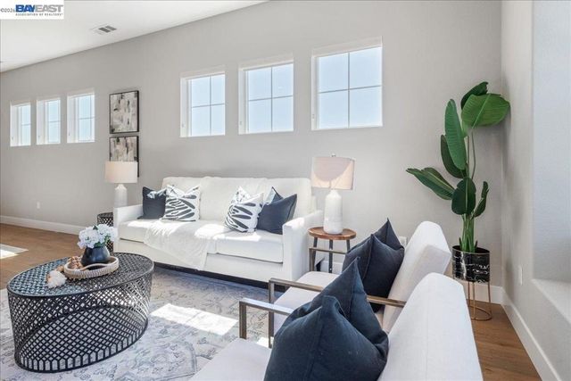2062 Confidence Way, Dublin, CA 94568