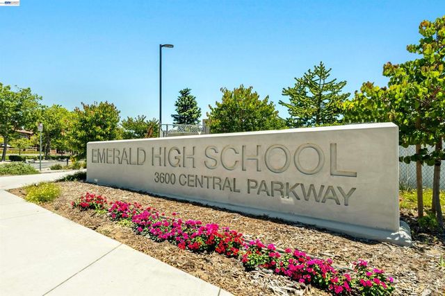 2062 Confidence Way, Dublin, CA 94568