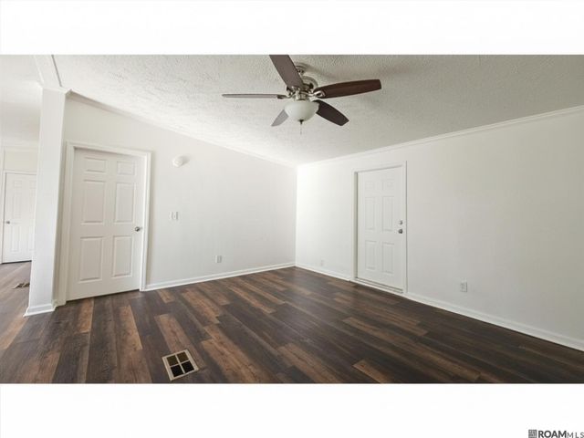 38089 Falcon Wood Dr, Denham Springs, LA 70706