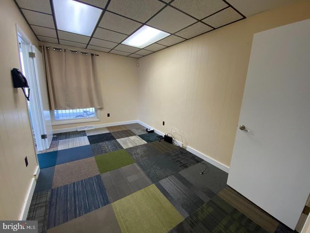 1071 E LANDIS AVE, Vineland, NJ 08360