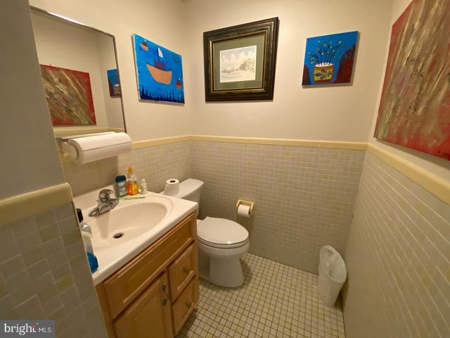 1071 E LANDIS AVE, Vineland, NJ 08360