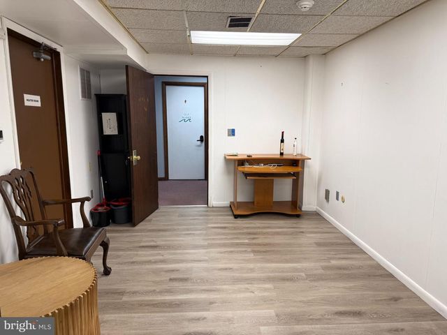 1071 E LANDIS AVE, Vineland, NJ 08360