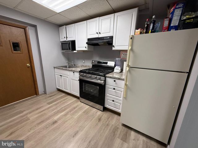 1071 E LANDIS AVE, Vineland, NJ 08360