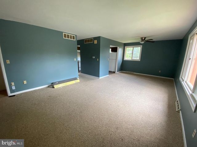 1071 E LANDIS AVE, Vineland, NJ 08360