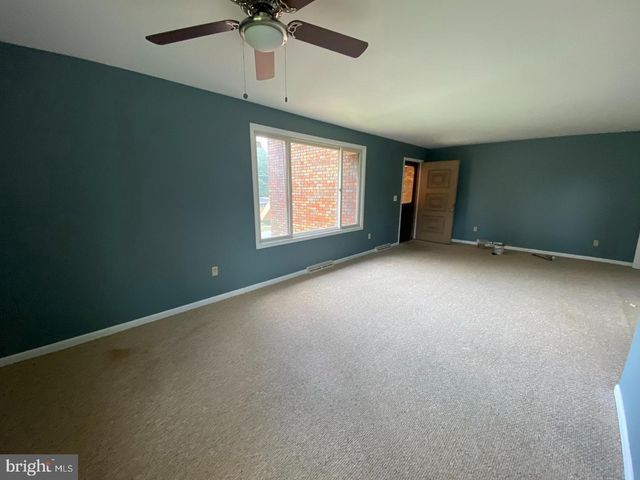 1071 E LANDIS AVE, Vineland, NJ 08360