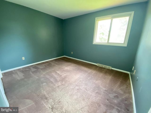 1071 E LANDIS AVE, Vineland, NJ 08360