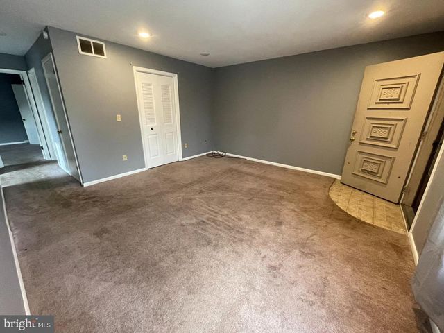 1071 E LANDIS AVE, Vineland, NJ 08360