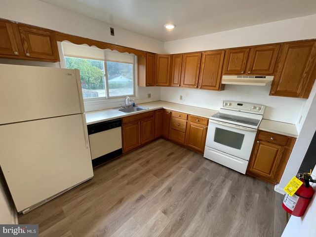 1071 E LANDIS AVE, Vineland, NJ 08360