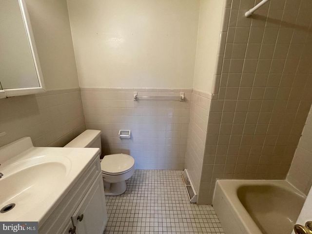 1071 E LANDIS AVE, Vineland, NJ 08360