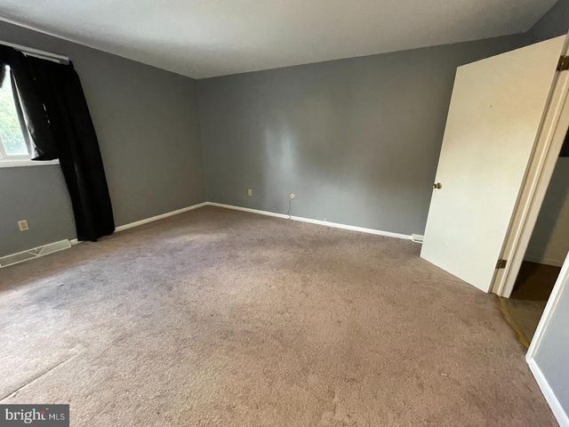 1071 E LANDIS AVE, Vineland, NJ 08360