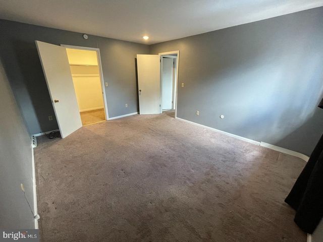 1071 E LANDIS AVE, Vineland, NJ 08360