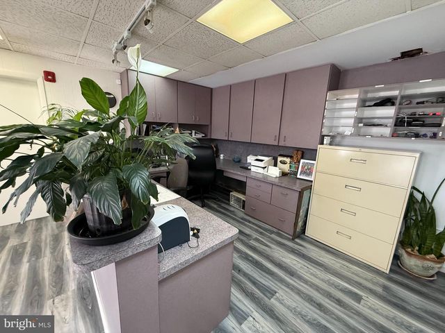 1071 E LANDIS AVE, Vineland, NJ 08360