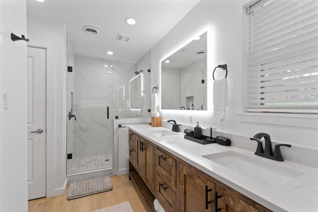 221 Edythe Dee Lane, Mabank, TX 75156