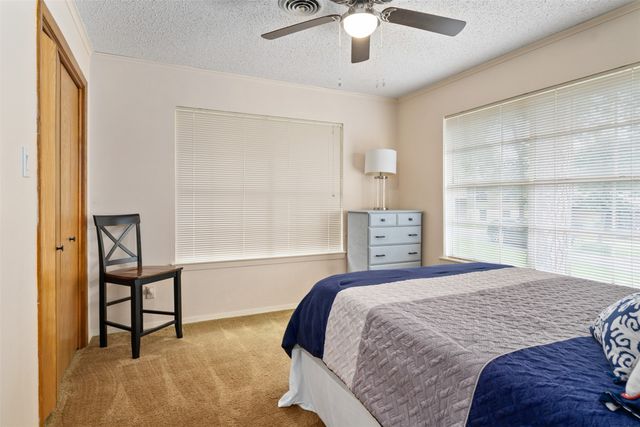 221 Edythe Dee Lane, Mabank, TX 75156