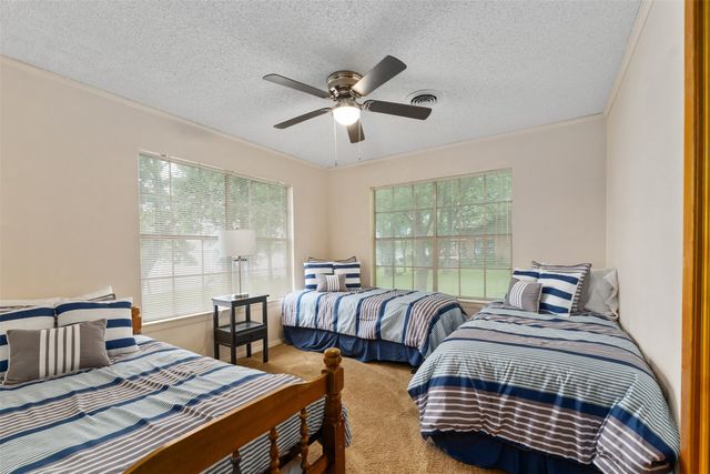 221 Edythe Dee Lane, Mabank, TX 75156