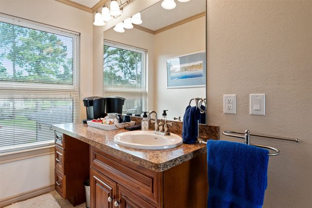 221 Edythe Dee Lane, Mabank, TX 75156