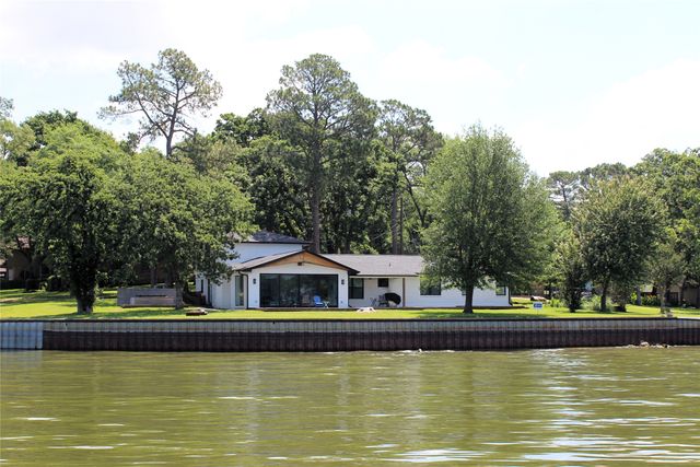 221 Edythe Dee Lane, Mabank, TX 75156