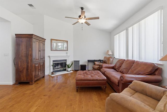 1824 Rail St, Manteca, CA 95337