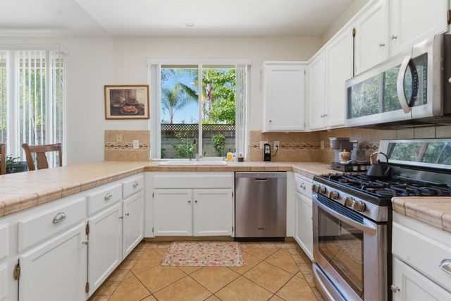 1824 Rail St, Manteca, CA 95337
