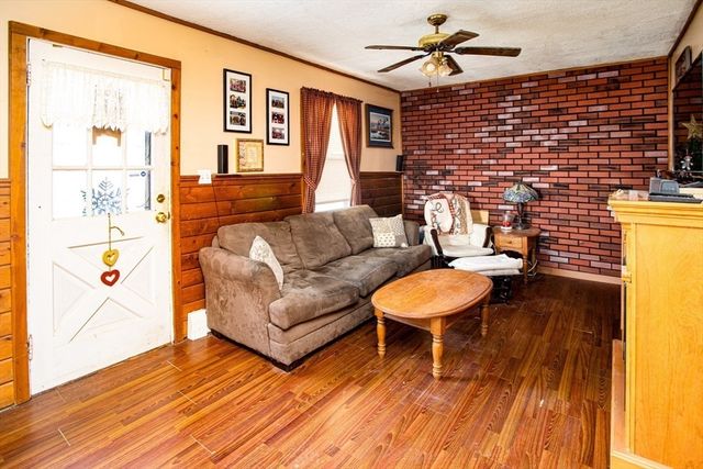 162 Wilbur Ave, Swansea, MA 02777