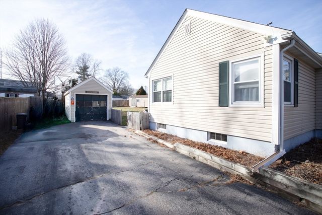 162 Wilbur Ave, Swansea, MA 02777