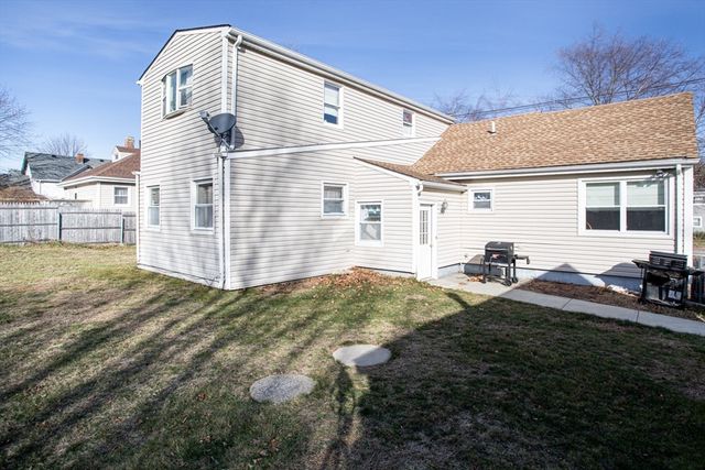 162 Wilbur Ave, Swansea, MA 02777