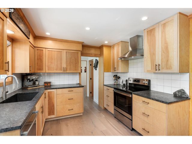12990 I St, Nehalem, OR 97131