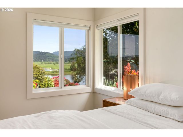 12990 I St, Nehalem, OR 97131