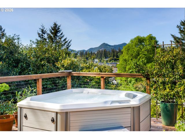 12990 I St, Nehalem, OR 97131