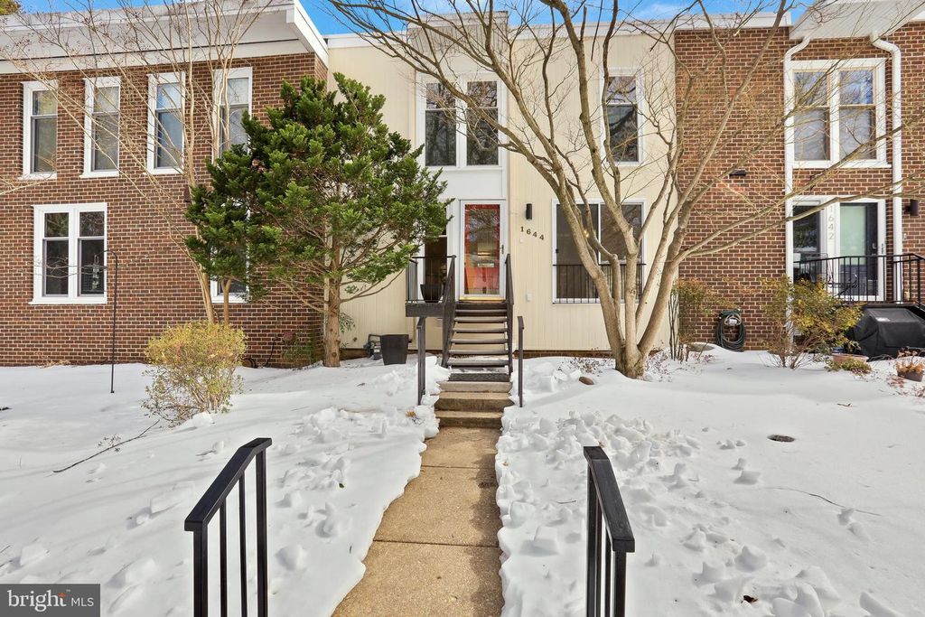 1644 WAINWRIGHT DR, Reston, VA 20190