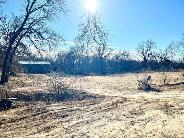 13538 E Mission Road, Nevada, MO 64772