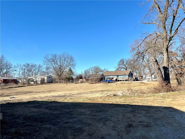 13538 E Mission Road, Nevada, MO 64772